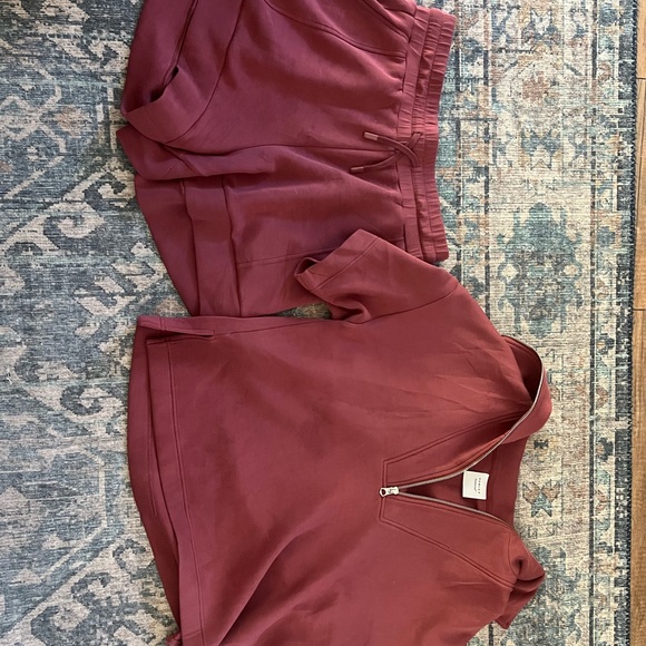 Varley SET - doublesoft Short Sleeve Half-Zip Sweat & High-Rise Short - Size M - Picture 2 of 4